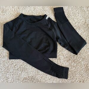 Gymshark Black Seamless Ventilated Long Sleeve Crop